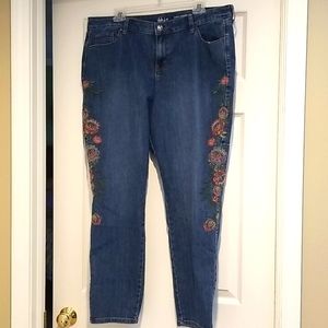 EUC Style & Co Embroidered Denim Jeans
